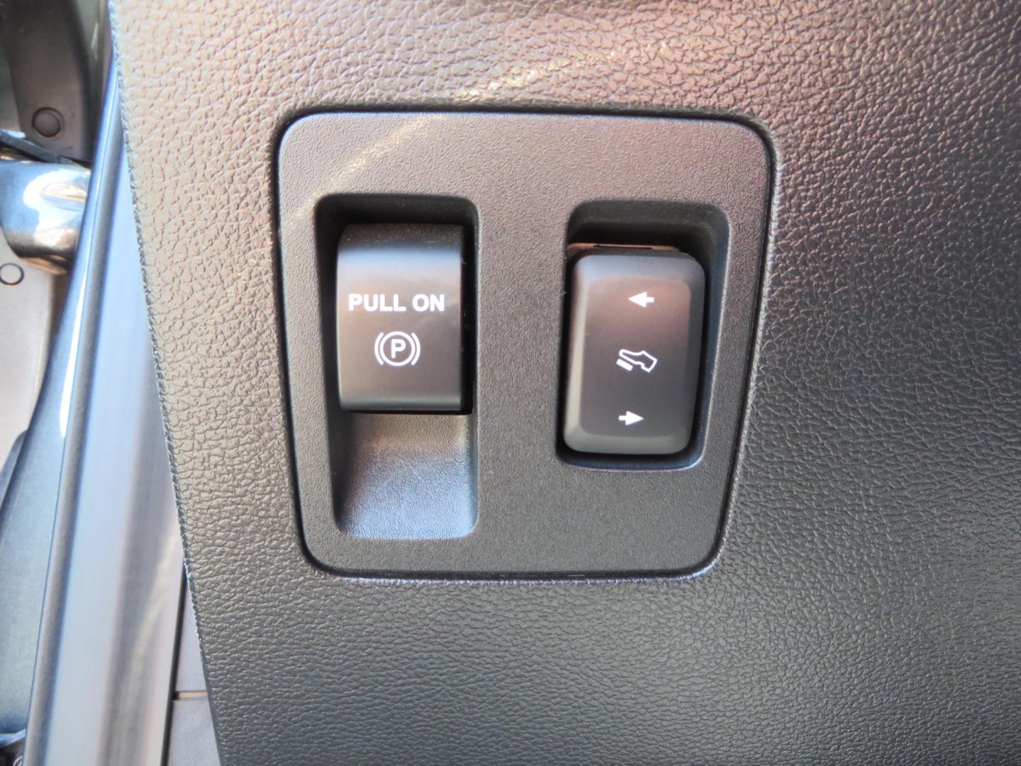 2019 CHARCOAL /BLACK Ford F-150 F-150 Raptor (1FTFW1RG6KF) with an 3.5L V6 ECOBOOST engine, automatic transmission, located at 2630 Grass Valley Highway, Auburn, CA, 95603, (530) 508-5100, 38.937893, -121.095482 - Photo#33